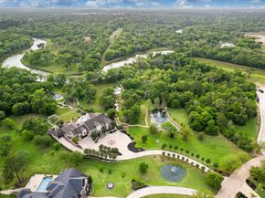 4 Steven Luke Lane, Friendswood TX 77546