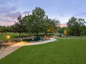 4 Steven Luke Lane, Friendswood TX 77546
