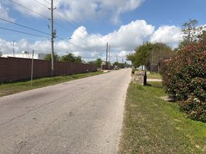 9950 Genard Road, Houston TX 77041