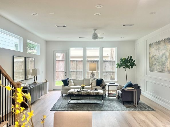 5337 Larkin Street, Houston TX 77007