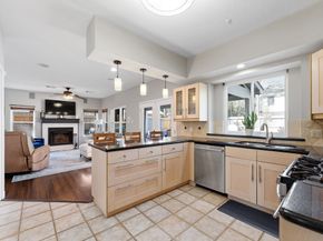 31 N Pathfinders Circle, The Woodlands TX 77381