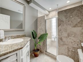 1963 W Mckinney Street, Houston TX 77019