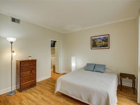 2100 Tanglewilde Street 349, Houston TX 77063