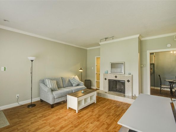2100 Tanglewilde Street 349, Houston TX 77063