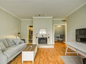 2100 Tanglewilde Street 349, Houston TX 77063