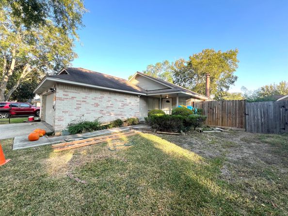 14014 Clear Forest Drive, Sugar Land TX 77498