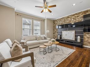 1031 W 21st Street B, Houston TX 77008