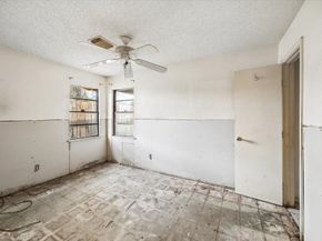 5930 Guadalupe Street, Houston TX 77016