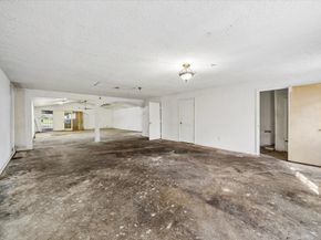 5930 Guadalupe Street, Houston TX 77016