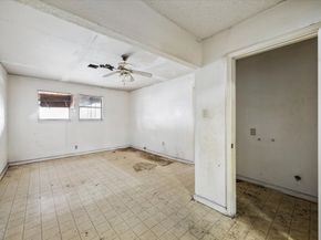 5930 Guadalupe Street, Houston TX 77016