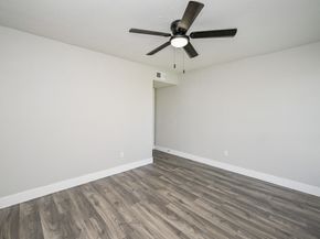 9090 S Braeswood Boulevard 86, Houston TX 77074