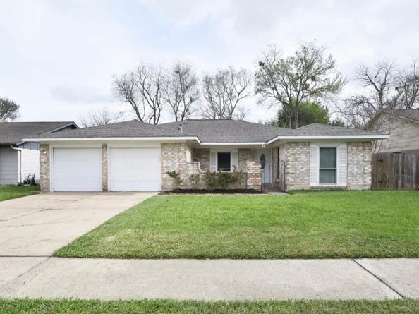 1310 Barrowgate Drive, Sugar Land TX 77498