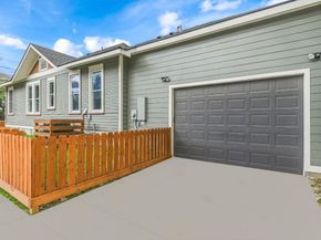 2902 Houston Avenue, Houston TX 77009