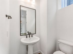 806 Fisher Street B, Houston TX 77018