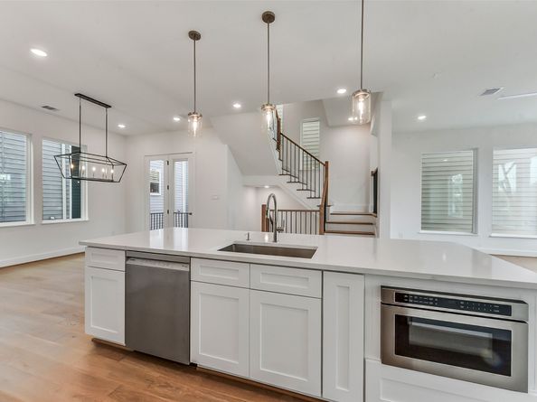 806 Fisher Street A, Houston TX 77018