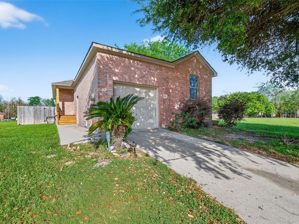 17111 Loch Raven Lane, Houston TX 77060