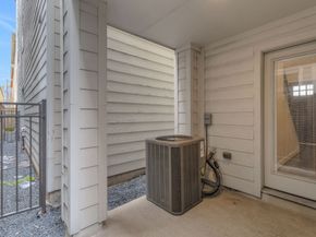 1030 W 26th Street C, Houston TX 77008