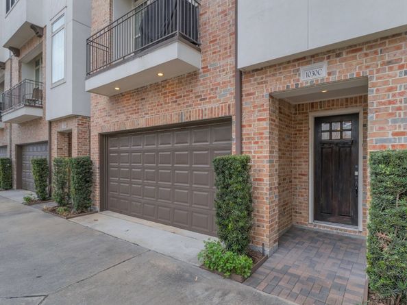 1030 W 26th Street C, Houston TX 77008