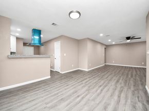 5879 Belcrest Street, Houston TX 77033