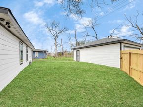 5879 Belcrest Street, Houston TX 77033