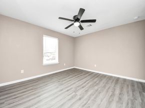 5879 Belcrest Street, Houston TX 77033