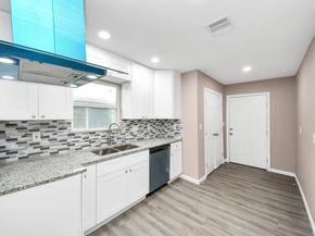 5879 Belcrest Street, Houston TX 77033