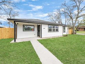 5879 Belcrest Street, Houston TX 77033