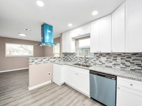 5879 Belcrest Street, Houston TX 77033