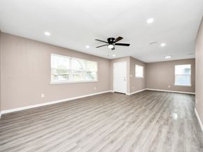 5879 Belcrest Street, Houston TX 77033