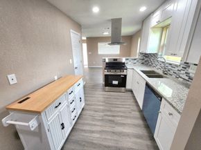 5879 Belcrest Street, Houston TX 77033