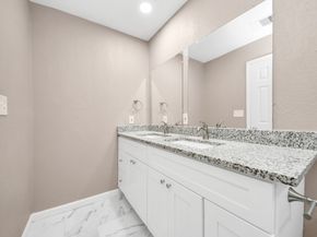 5879 Belcrest Street, Houston TX 77033