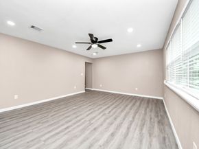 5879 Belcrest Street, Houston TX 77033