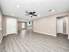 5879 Belcrest Street, Houston TX 77033