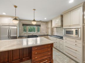 15219 Beacham Drive, Houston TX 77070