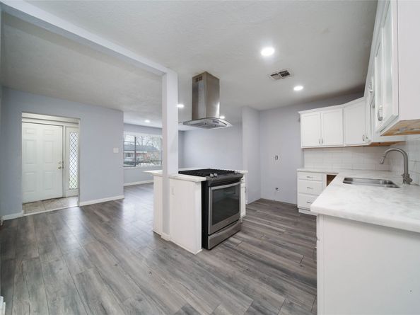 8718 Pattibob Street, Houston TX 77029