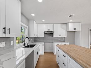 5707 Lyndhurst Drive, Houston TX 77033