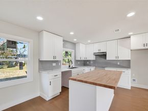 5707 Lyndhurst Drive, Houston TX 77033