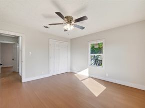 5707 Lyndhurst Drive, Houston TX 77033