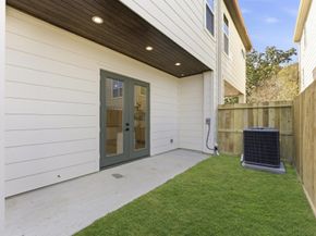 1308 Edwards A, Houston TX 77007