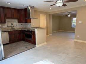 515 Tallowood Road 4, Houston TX 77024