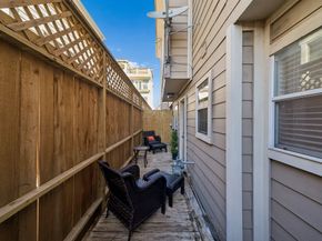 1304 Dart Street E, Houston TX 77007