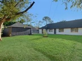 5230 W Bellfort Avenue, Houston TX 77035