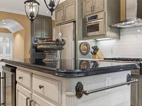 10034 Meadow Lake Lane, Houston TX 77042