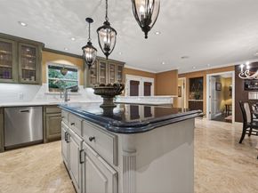 10034 Meadow Lake Lane, Houston TX 77042