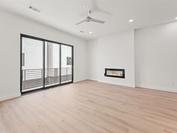 1517 Vermont Street B, Houston TX 77006