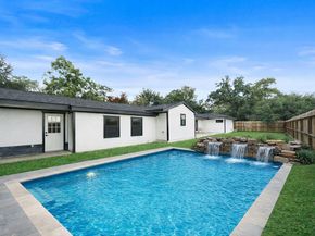 701 W 39th Street, Houston TX 77018