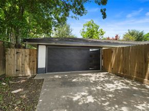 701 W 39th Street, Houston TX 77018