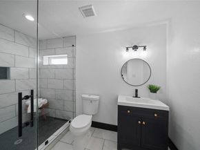 701 W 39th Street, Houston TX 77018