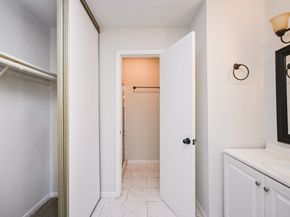 8046 Ellinger Lane, Houston TX 77040