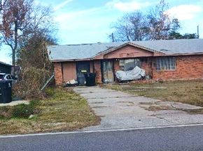 5709 Langley Road, Houston TX 77016